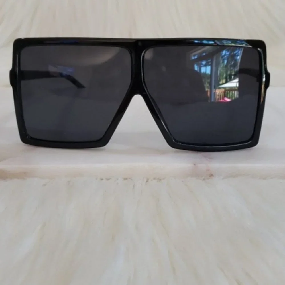 🔥NEW! Oversized Square Sunglasses